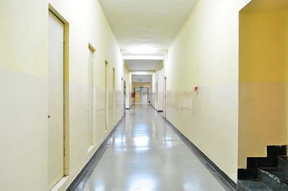 SCIT atriums corridor view