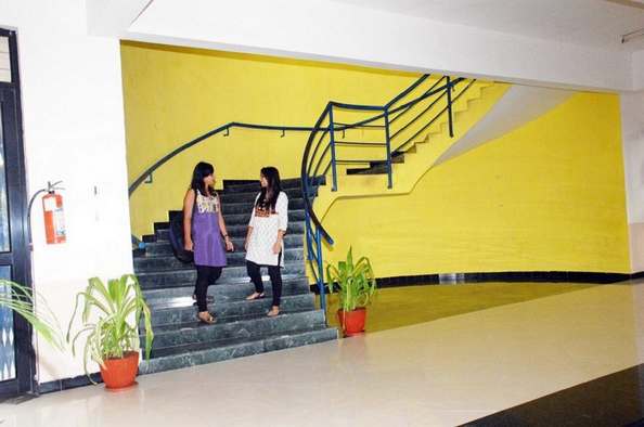 SCIT atriums stair