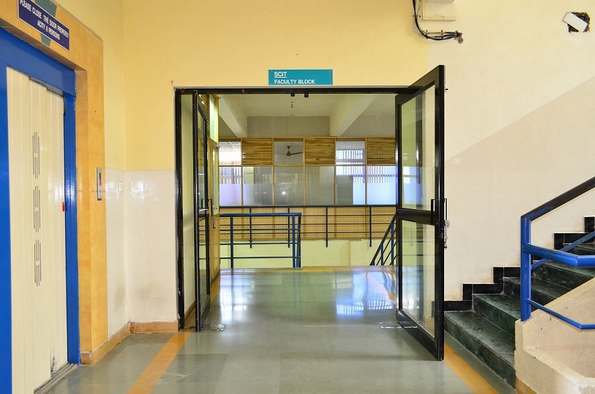 SCIT Faculty room area